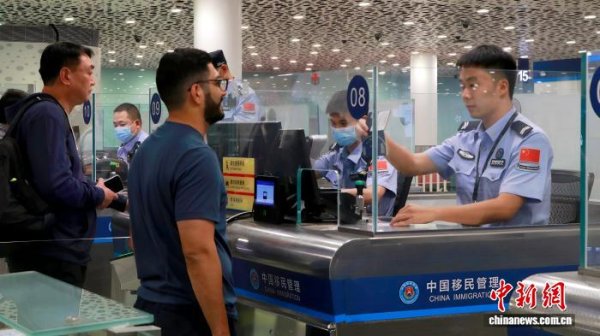 达道宝 广交会一期结束 深圳机场口岸外籍旅客量增40%